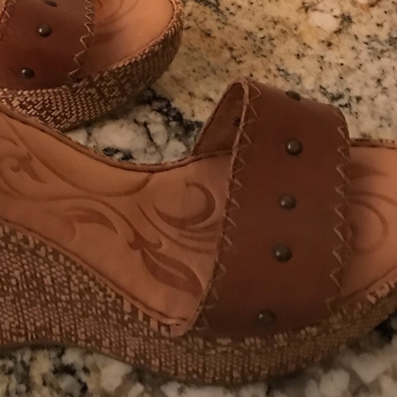 Very nice size 9 wedges - Picture 12 of 13